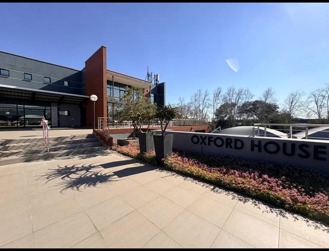 424M² OFFICE TO LET IN MIDRIDGE PARK